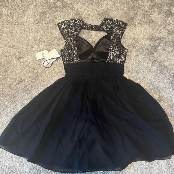 Formal Dress - Picture 3 of 3